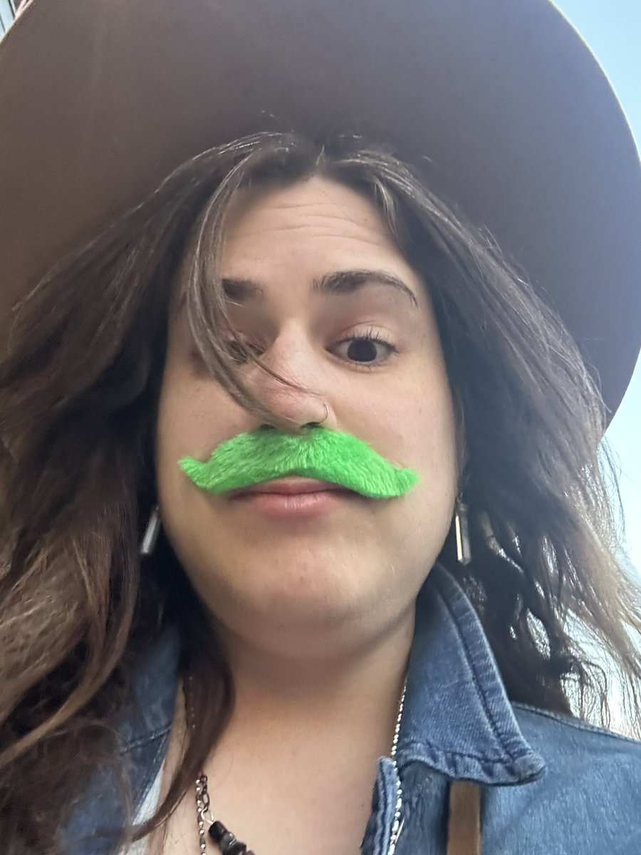 Spoilmesassy's tweet photo. Hope yall had fun celebrating st.pattys day! You still have a chance to buy me a drink subs 💚 https://t.co/XAxKid3TBQ