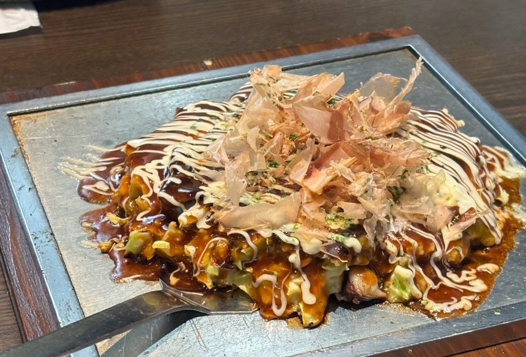 FactoryNovel's tweet photo. 1日目食べたもの🤤
（お腹空きすぎてとっとと食ってしまい飯写真が少なめです） https://t.co/6NnxTjP5N4