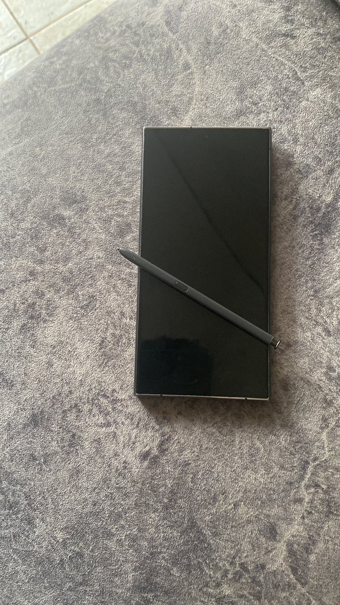 Gregy_Ke's tweet image. Hii Ndo Kazi inanieka nairobi.. I do Import EX UK/USA stuff, From Phones, laptops, gaming Consoles etc.. Just Retweet my next Client might be on your Time-line.