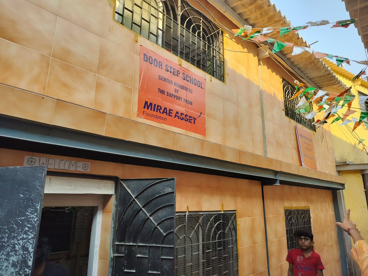 Mirae Asset Foundation supports Door Step School Centre renovation in Mumbai, benefiting 500 children by creating a safe and hygienic learning environment!

#EducationForAll #CommunitySupport #SafeLearning