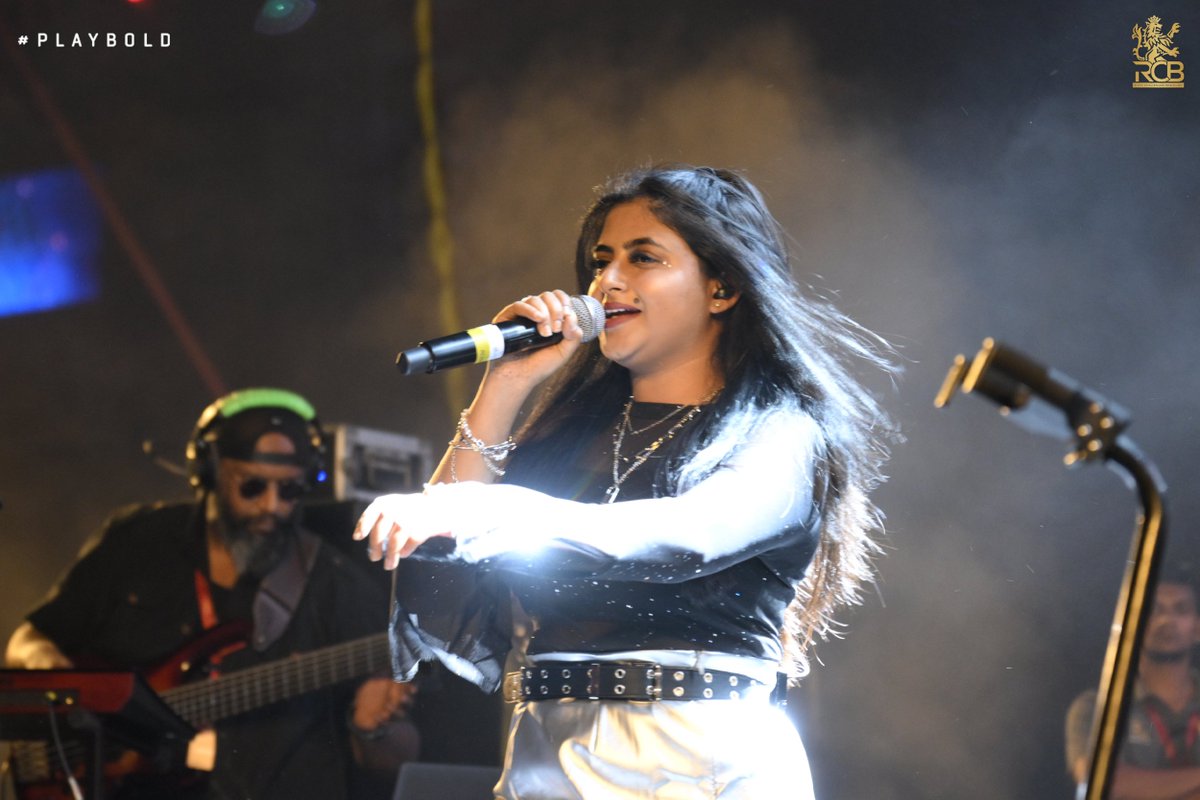 RCBTweets's tweet image. The 𝙍𝙖𝙜𝙖 of Aishwarya Rangarajan was pure bliss! 🎼🤌

From soulful tunes to high-energy classics, she lit up #RCBUnbox in style! ✨🔥

#PlayBold #ನಮ್ಮRCB