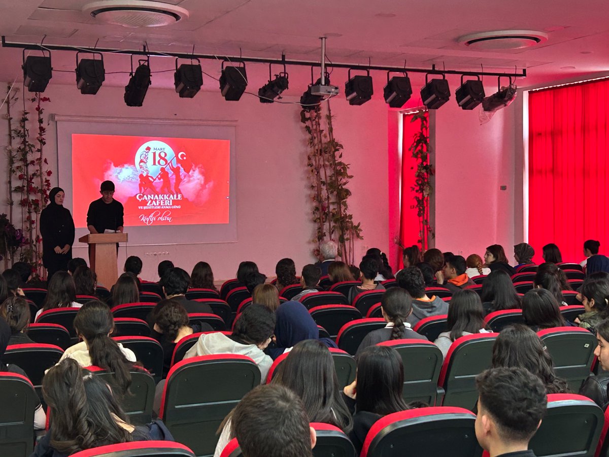 18 Mart Çanakkale Zaferi ve Şehitlerini Anma Günü Törenimizden, ruhları şad olsun <a href="/meb_ogm/">Ortaöğretim Genel Müdürlüğü</a> <a href="/Diyarbakirmem/">Diyarbakır İl Millî Eğitim Müdürlüğü</a> <a href="/kayapinarmem/">Kayapınar İlçe Millî Eğitim Müdürlüğü</a> <a href="/Murat4Kucukali/">Murat Küçükali</a> <a href="/Kayahansubasi/">Kayahan Subaşı</a>