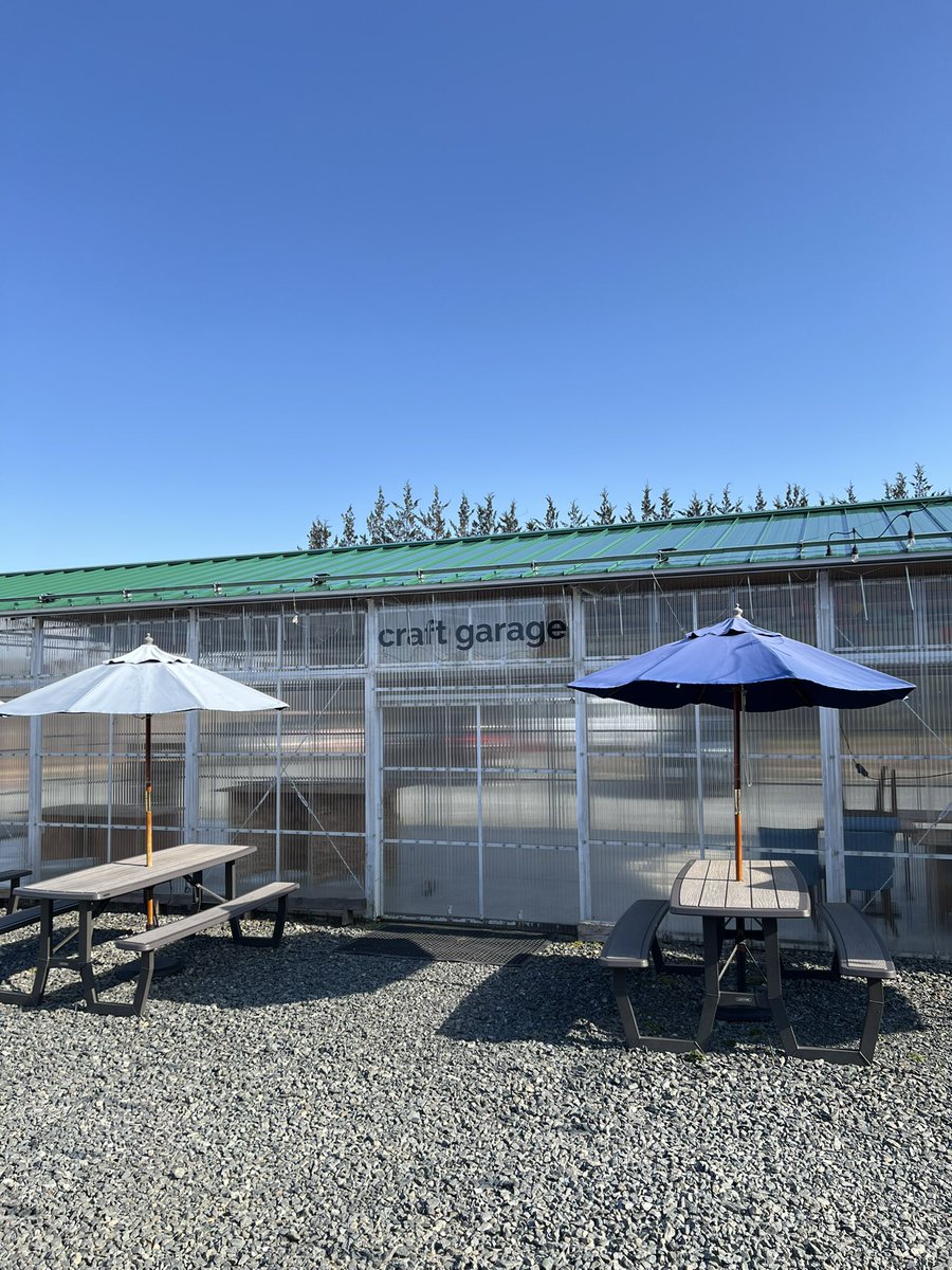 azuma36cafe's tweet photo. 【樂藏（らくら）】
ふくしまの「おいしい」を集めたセレクトショップ！

【Craft garage17】
イベントスペース。
今年も様々なイベントを予定！

【11doggy's yard】
無料で利用できるドッグラン！ https://t.co/44mWZfQoFm