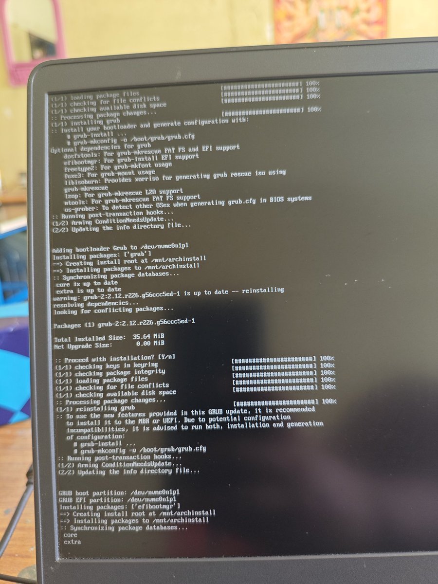 NotACoder11's tweet image. Installinggggg Arch 🧐