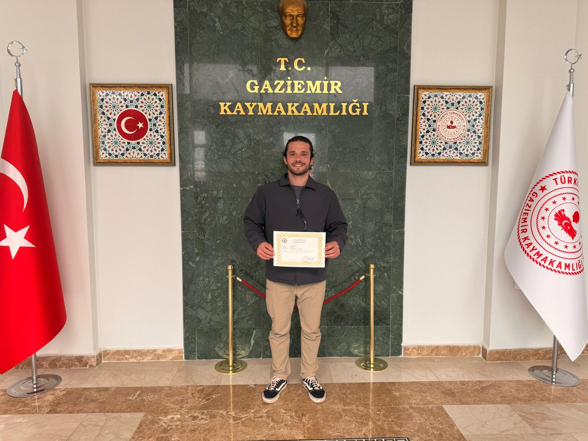 emrekavraloglu's tweet photo. 📌 Gaziemir Kaymakamımız Sn: Kudret Kurnaz’a ve Gaziemir Gençlik ve Spor İlçe Müdürümüz Sn: Ahmet Orhan Erçelik’e tensip, nazik kabul ve takdimleri için teşekkür ederim.

Aşk ile çalışmaya devam…

@gaziemirkymkmlk 
@GSB_izmir https://t.co/GvTMc76UGU