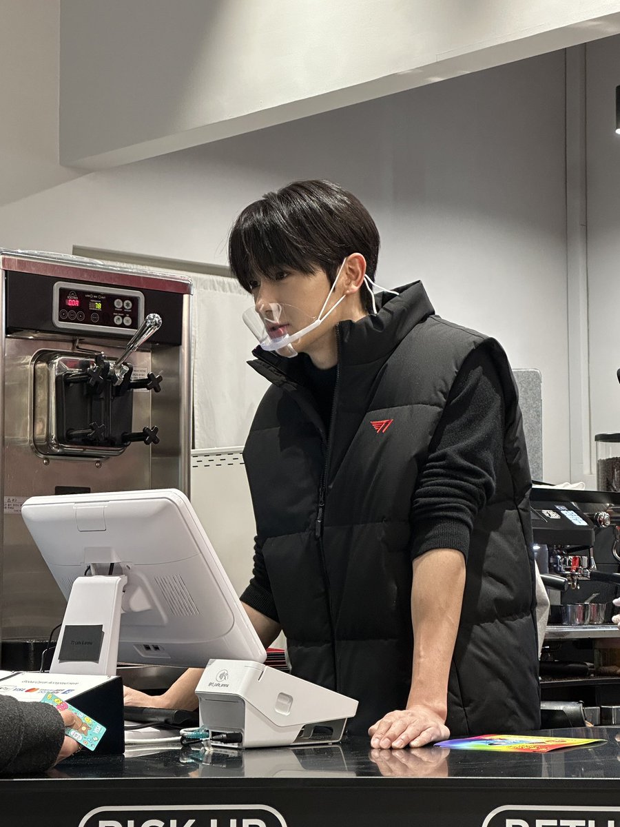 hearthaemynow_'s tweet photo. 오늘 이재현 미쳤어 ..
뜨는 사진 족족 다 레전드야 https://t.co/P77UcM0iZR