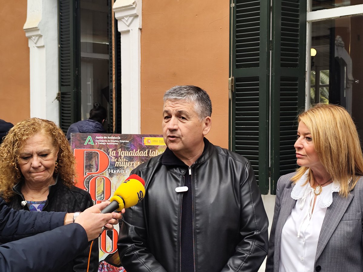UGT_Andalucia's tweet photo. 🗣️ Francisco Gutiérrez de @UGT_Huelva
En Huelva la brecha salarial alcanza el 28%, hay que reconocer el trabajo de la mujer y reconocer su talento para poder crecer. Con toda la industria que se va a montar en esta zona hay que aprovechar la coyuntura y darles su sitio
#Poderio https://t.co/lU4Ksww0Bl