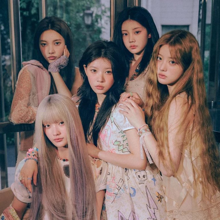 Congratulations ILLIT for winning “Best New Artist (K-pop)” at the #iHeartAwards2025.