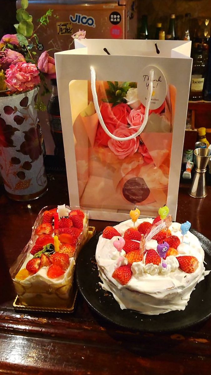 BlueMoon_office's tweet photo. 揚さんとDr.とみぃな合同お誕生日会and毎月土曜日（基本第三。前後することもあり）恒例の素敵なセッション。
和気藹々盛り上がりました！ https://t.co/TAi9NNC90q