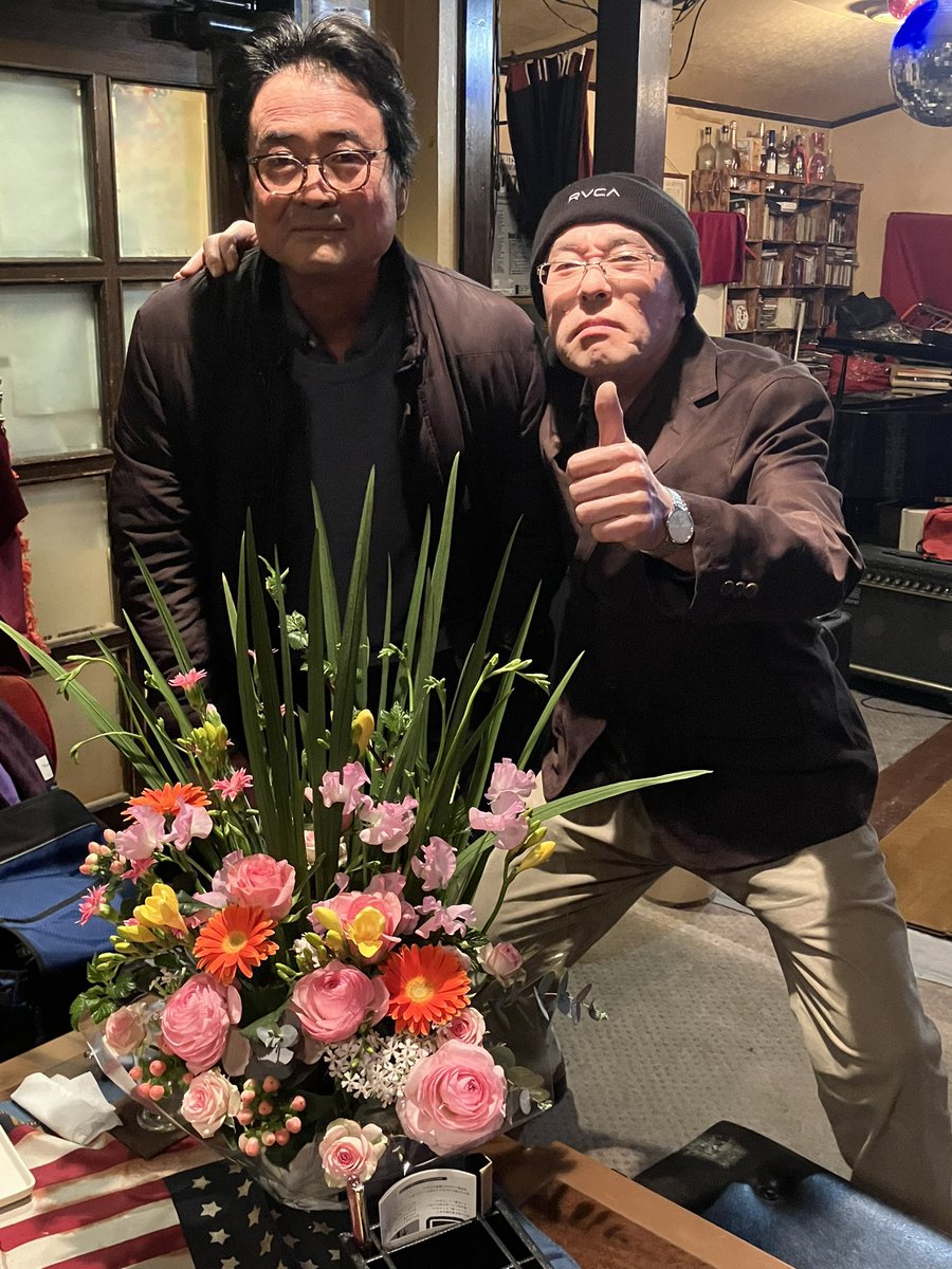 BlueMoon_office's tweet photo. 揚さんとDr.とみぃな合同お誕生日会and毎月土曜日（基本第三。前後することもあり）恒例の素敵なセッション。
和気藹々盛り上がりました！ https://t.co/TAi9NNC90q