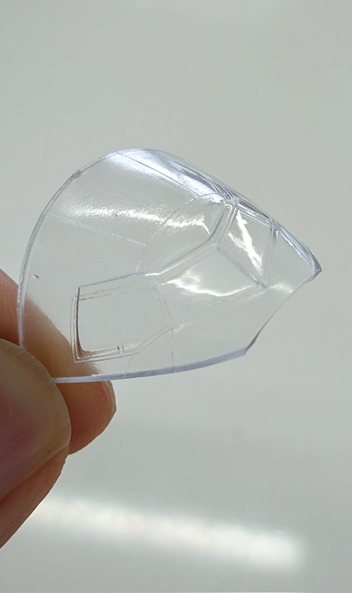 コイツはなかなか作りごたえがありそうですね。
キズがあったからちょっと手直し。
これ以上責めると怖い