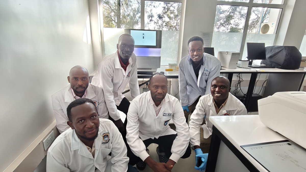 Mbuguazanzy's tweet photo. Thrilled to perform #Single_Cell_RNA_Seq #WT at @CRID_MKU @jesseGitaka  #Gitakalab @MountKenyaUni . 
#NGS 
@illumina 
#Bioinformatics #RNASeq #SingleCell
#NextSeq1000 https://t.co/C37Rvy2Vg6