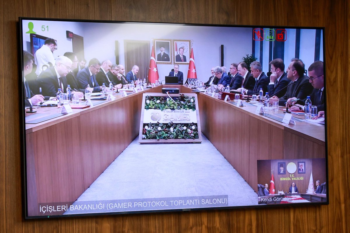 T.C. Bingöl Valiliği (@bingolvaliligi) on Twitter photo Valimiz Dr. Ahmet HamdiUsta, <a href="/TC_icisleri/">T.C. İçişleri Bakanlığı</a> Bakanımız Sayın <a href="/AliYerlikaya/">Ali Yerlikaya</a> başkanlığında, büyükşehir statüsünde olmayan 51 ilin valilerinin katılımıyla Video Konferans Sistemi (VKS) üzerinden gerçekleştirilen toplantıya katıldı. Valimiz Dr. Ahmet HamdiUsta, <a href="/TC_icisleri/">T.C. İçişleri Bakanlığı</a> Bakanımız Sayın <a href="/AliYerlikaya/">Ali Yerlikaya</a> başkanlığında, büyükşehir statüsünde olmayan 51 ilin valilerinin katılımıyla Video Konferans Sistemi (VKS) üzerinden gerçekleştirilen toplantıya katıldı.