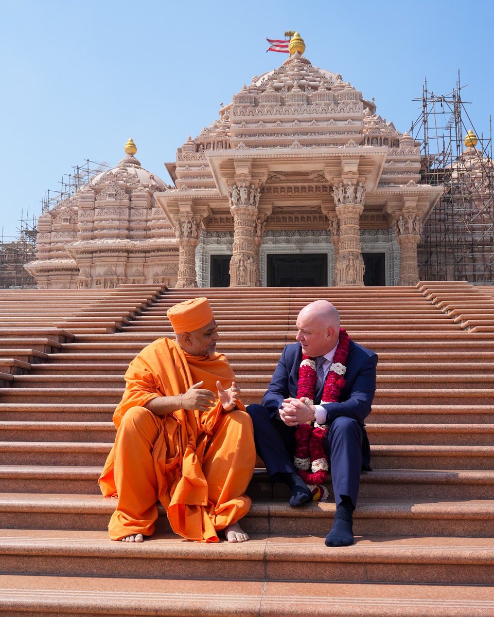 The Hindu community in New Zealand has made a large contribution to our country.

Today in Delhi, I paid my respects at a place sacred to many Kiwi-Hindus – the BAPS Swaminarayan Akshardham Temple.
