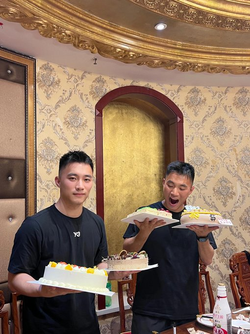 rxnhhx178885's tweet photo. 从小到大，兄弟俩没什么变化，只有在成长，长成了大鸡巴！ 老大猛1，喜欢爆操骚逼，老二0.5，喜欢开火车前后双重快感，   感兴趣的点个关注，近距离可约，3p起步！   

主页置顶推文链接看双胞胎哥哥在线直播操弟弟，下载我们操逼视频！ 
#双胞胎兄弟 #程毅程勇 #操射操尿 #操哭 #操到求饶 #操逼不停 https://t.co/ihaPFts3o2