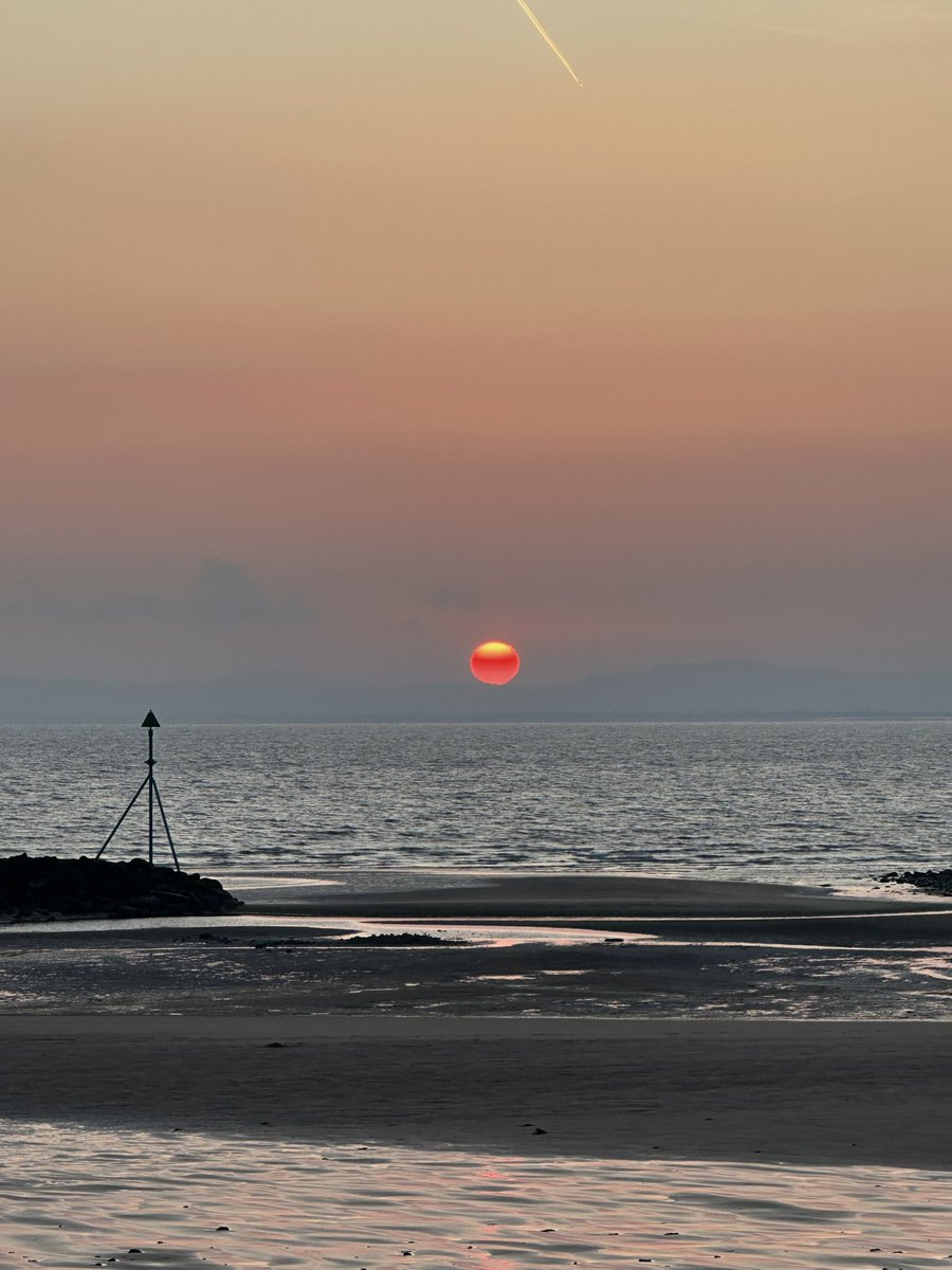 1976_Jessy's tweet photo. So worth getting up for on my day off #NorthWales https://t.co/SrFvXYQ5Xm