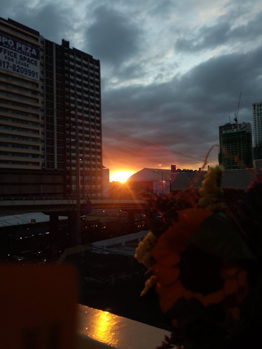 mark23592241's tweet photo. so calming 💛🌄 https://t.co/l80stpSu9j