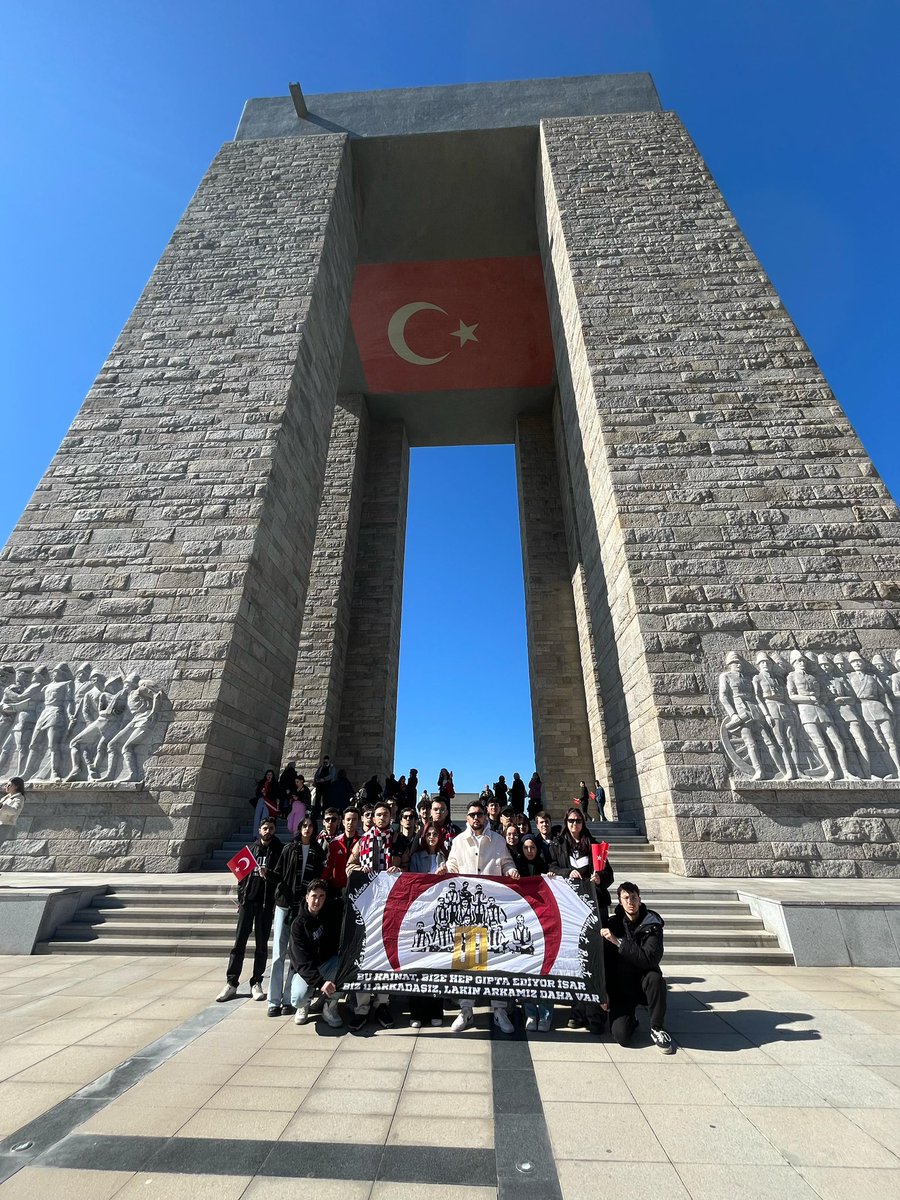 BİZ 11 ARKADAŞIZ LAKİN ARKAMIZ DAHA VAR!