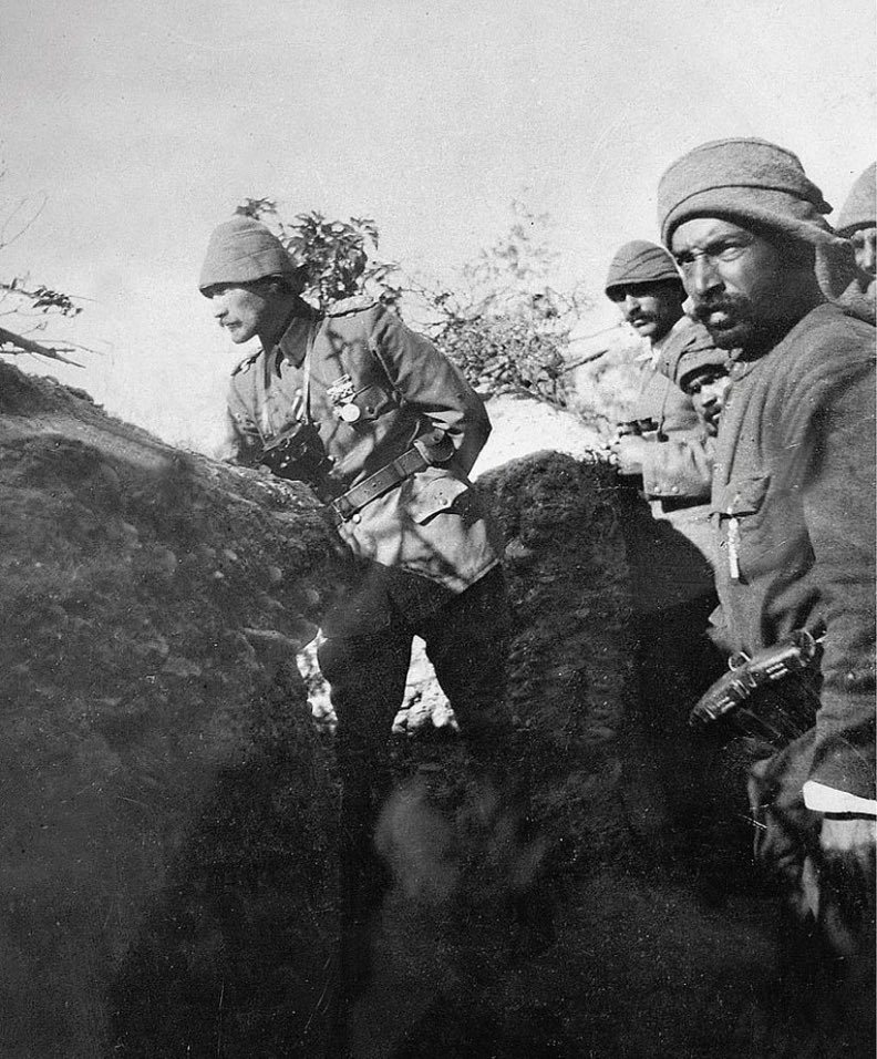 Kıymeti her geçen gün daha da anlaşılan #18MartÇanakkaleZaferi’nin 110. yılında, başta Türkiye Cumhuriyeti’nin kurucusu Ulu Önder Gazi Mustafa Kemal Atatürk ve kahraman silah arkadaşları olmak üzere tüm şehit ve gazilerimizi rahmet ve minnetle anıyoruz. 🇹🇷