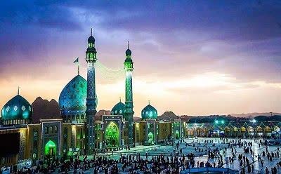 سفره دار آقا امام زمان است
زیبنده نیست بر سر سفره ای بنشینیم و نسبت به صاحب سفره بی توجه باشیم 
#ماه_امید
#نسیم_رحمت
