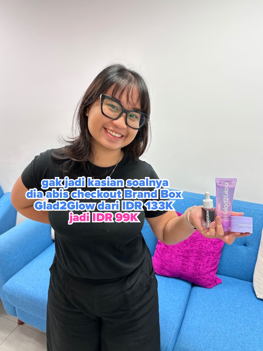 Kayaknya lebih sedih liat lo yang belum checkout Brand Box di Lazada Ramadan Mega Sale, deh 😏 Padahal bisa dapet 3 produk Glad2Glow cuma 99 Ribu kalo langsung checkout di #LazadaRamadanBerkah sekarang >> lzd.co/RMDMegaSale