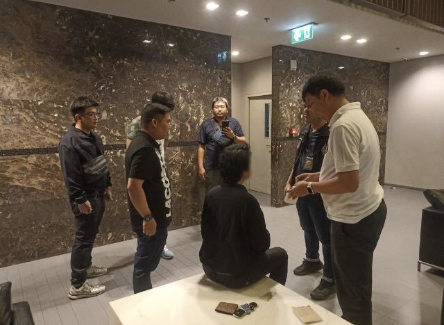 ปปส.จับนักร้องดังยุค90 วง izax ข้อหาค้ายา "แซ็ก i-Zax"