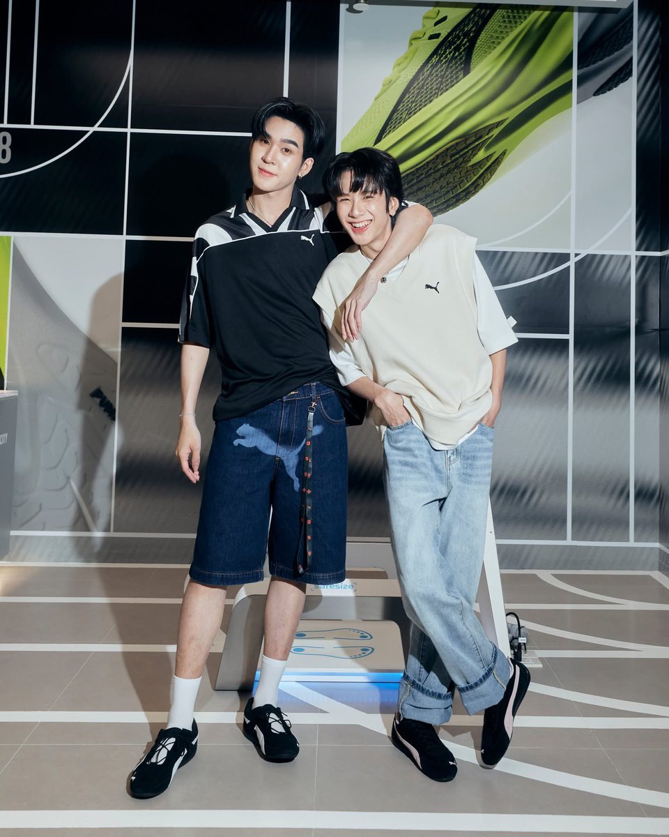 BeHi_ENT's tweet photo. เปิดแล้ววันนี้! PUMA CentralWorld Flagship Store Grand Opening พร้อมให้คุณสัมผัสประสบการณ์ที่ดีที่สุด!
เพิ่มเติม : https://t.co/kl9PnHRyYb
#winmetawin
#PUMACTWxWIN
#auautnp #savewrg
#twnpich #porsuppakarn
#ตี๋ตี๋ป๋อ #porteetee
#อู่อู๋เซฟ #AuauSave
#PUMACTW #PUMATH
วิน เมธาวิน ร่วมฉลองเปิดร้าน PUMA Flagship store ล่าสุด ที่มีขนาดใหญ่ที่สุดในประเทศไทย ด้วยพื้นที่กว่า 600 ตารางเมตร ณ ศูนย์การค้า CentralWorld ชั้น 3 พร้อมแขกคนสำคัญ อาทิเช่น ตี๋ตี๋ วันพิชิต, ป๋อ ศุภการ, อู่อู๋ ธนภูมิ และ เซฟ วรพงษ์
ภายในร้านจำหน่ายสินค้า PUMA รุ่นไฮท์ไลท์มากมาย ไม่ว่าจะเป็น PUMA DEVIATE NITRO™ 3 สี Yellow Alert พร้อม Sport bra เข้าเซต, คอลเลคชั่น PUMA x HYROX และสินค้า Sport style หลากหลายรุ่นฮิต อาทิเช่น Speedcat รุ่นและสีใหม่ล่าสุดอย่าง Speedcat GO ซึ่งวางจำหน่ายที่แรกของโลก, Speedcat OG และรองเท้า Palermo, PUMA x HELLO KITTY, Easy Rider, และคอลเลคชั่นใหม่ล่าสุดอย่าง F1 Drive to survive
นอกจากนี้ PUMA ยังได้เปิดตัวแคมเปญวิ่งสุดพิเศษพร้อมกับรองเท้า PUMA DEVIATE NITRO™ 3 เป็นครั้งแรกภายในงาน โดยรองเท้า PUMA DEVIATE NITRO™ 3 ได้ถูกออกแบบสำหรับการวิ่งให้เร็วยิ่งขึ้น โดยมี PUMA Athlete อย่าง ปั๊ม ชัชนันท์, ซอ ธนัท, ฝ้าย ศิริรัตน์ และคิว พนัชกร มาร่วมสร้างประสบการณ์สุดพิเศษในครั้งนี้อีกด้วย
Instagram: @pumathailand
Facebook: PUMA (TH)
