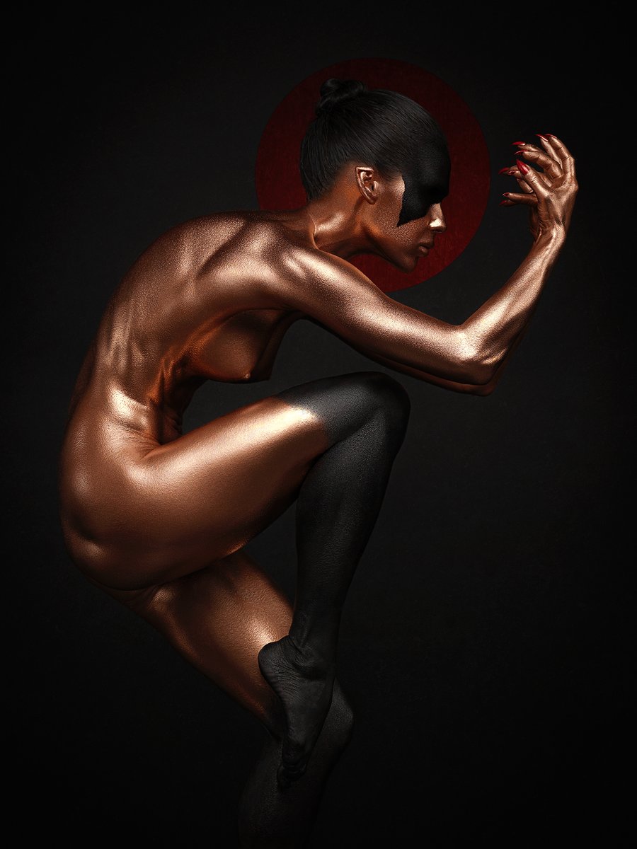 Good morning👹

🔥I am honored to receive the message that my work has been selected to be exhibited during <a href="/NFT_BP/">Web3 BUDAPEST</a>🔥

Thank you so much <a href="/gulyildizart/">Gül Yıldız</a> for choosing me, thank you for your curation🖤🖤🖤

“Under the Black Sun” series
(photography, body painting)