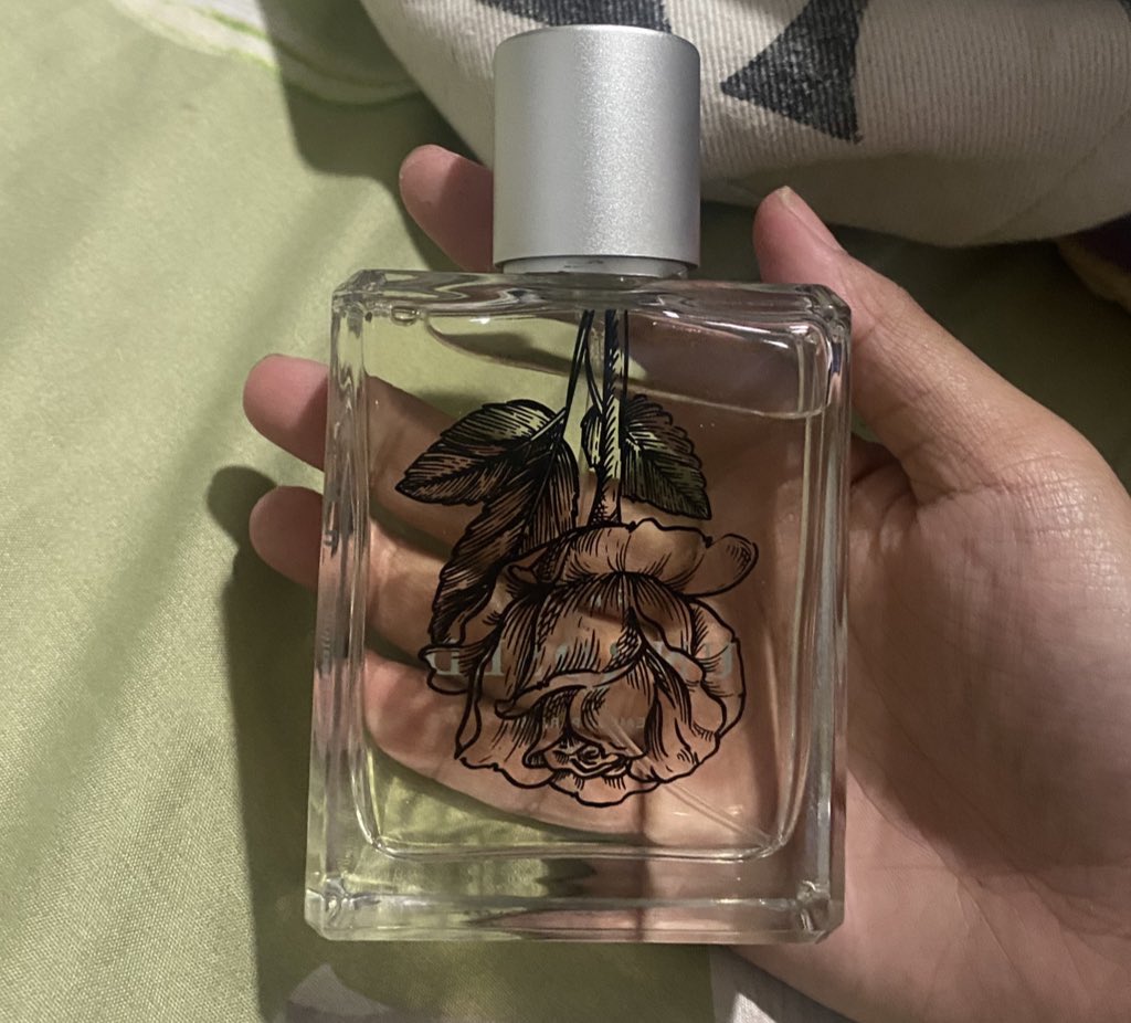 87O59's tweet image. want to sell wts hmns unrosed 220K masih 98% bisa oren..

aku kurang cocok wanginyaa, no box yaa (kl mau nego dikit boleh)