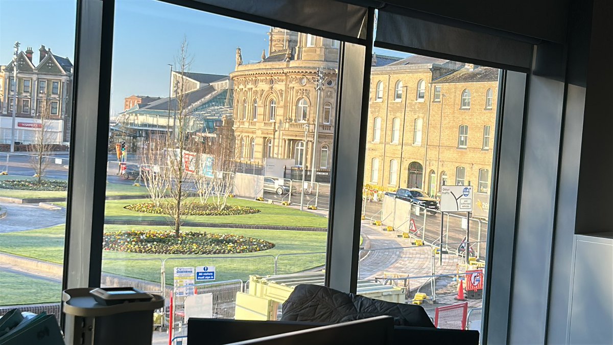 Good morning from a bright and sunny #Hull …<a href="/looknorthBBC/">BBC East Yorkshire</a>