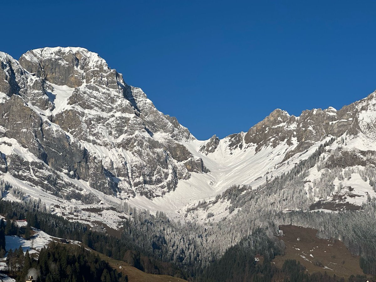hpcnotes's tweet photo. What a view!
However, we will be indoors all day talking about #HPC, #supercomputers, #AI, at #SOS27
I will be talking about planning and operating large scale AI infrastructures this morning. https://t.co/nUrm7rIuvN