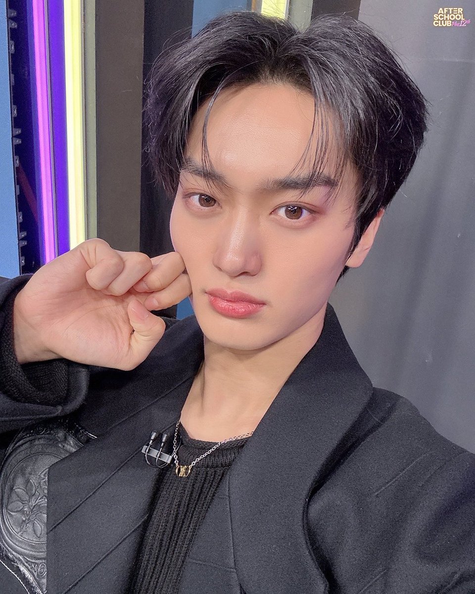 ADNEW_Official's tweet image. Thanks【ジョンモ様、テヨン様】
This is our exclusive line of product.
ADNEW公式商品着用
《RION.7 Bicolor Symbol Necklace》
WHO:#CRAVITY/#クレビティ/#크래비티
#Jungmo/#ジョンモ/#정모
#Taeyoung/#テヨン/#태영
WHERE+VIA:After School Club 公式X