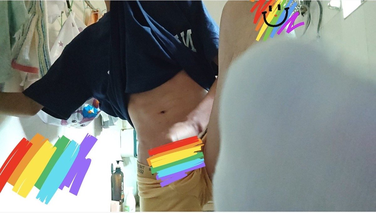 xinxaolin's tweet photo. 为什么我的袜子洗不干净呢？
#男同 #gay #鸡巴 #白袜 https://t.co/iORwIlJVgZ