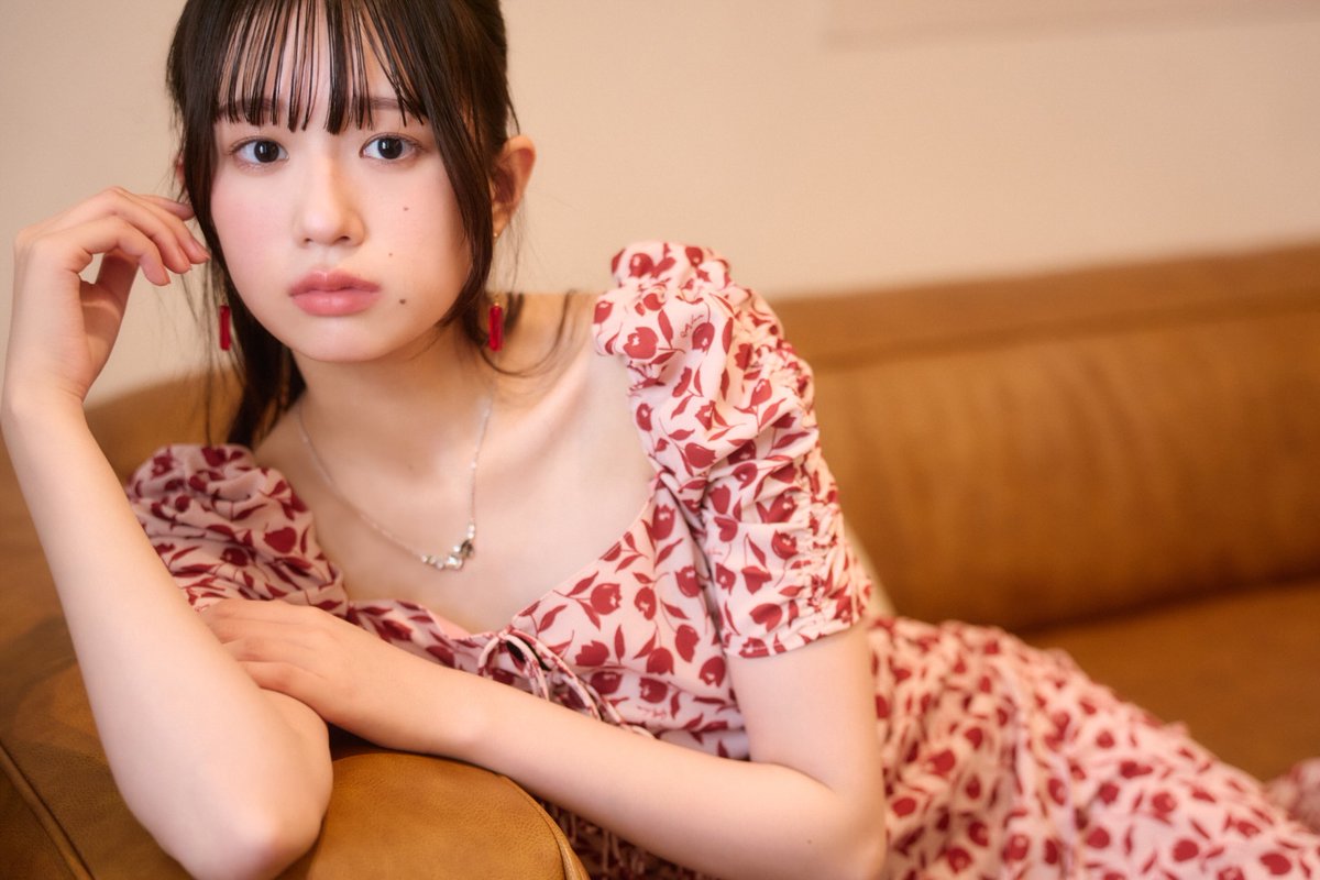 ebichu_staff's tweet image. 💚 #小久保柚乃 お知らせ💚
小久保柚乃2nd写真集「こくぼづかん2」
発売決定！✨

シンガポールで撮影した本作には前作よりもちょっと大人びた小久保の新しい魅力がたくさん詰まっております🫸☘️🫷

4月3日小久保柚乃生誕ソロライブ「炭素。」にて、お見送り付き事前予約を受け付けます！…