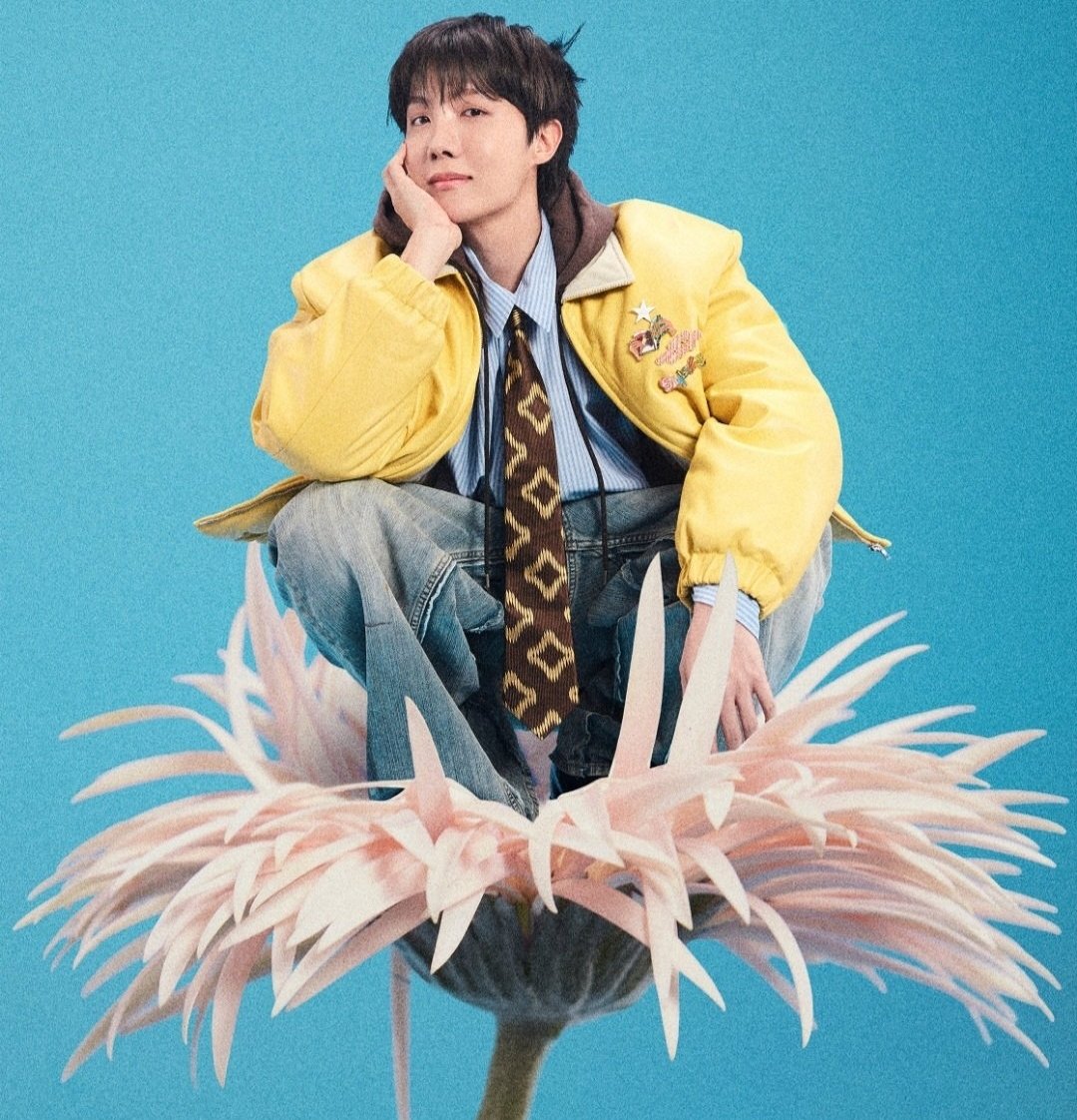 AboutMusicYT's tweet photo. Sweet Dreams by J-Hope and Miguel debuts at #66 on Billboard Hot 100. https://t.co/omjTZ6GE3B