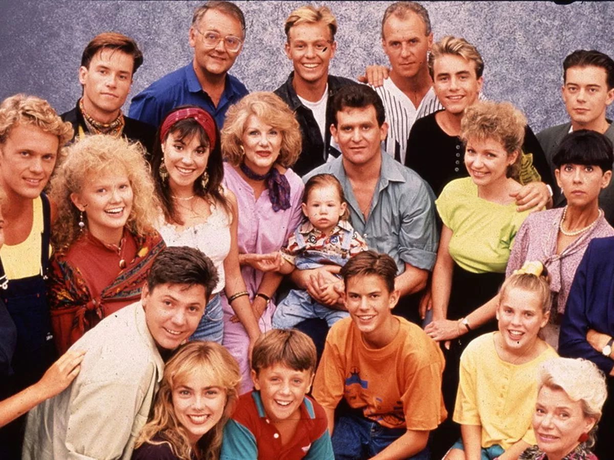 DezCarp's tweet photo. March 18th 1985 saw the first episode of #Neighbours , a new show created by TV exec #RegWatson π‘π¬πΊ
Happy 40th Birthday Neighbours π ππππππππππ
Time to celebrate such a HUGE milestone and a show loved by millions π
#Neighbours40 @neighbours https://t.co/da7kRLTYFd