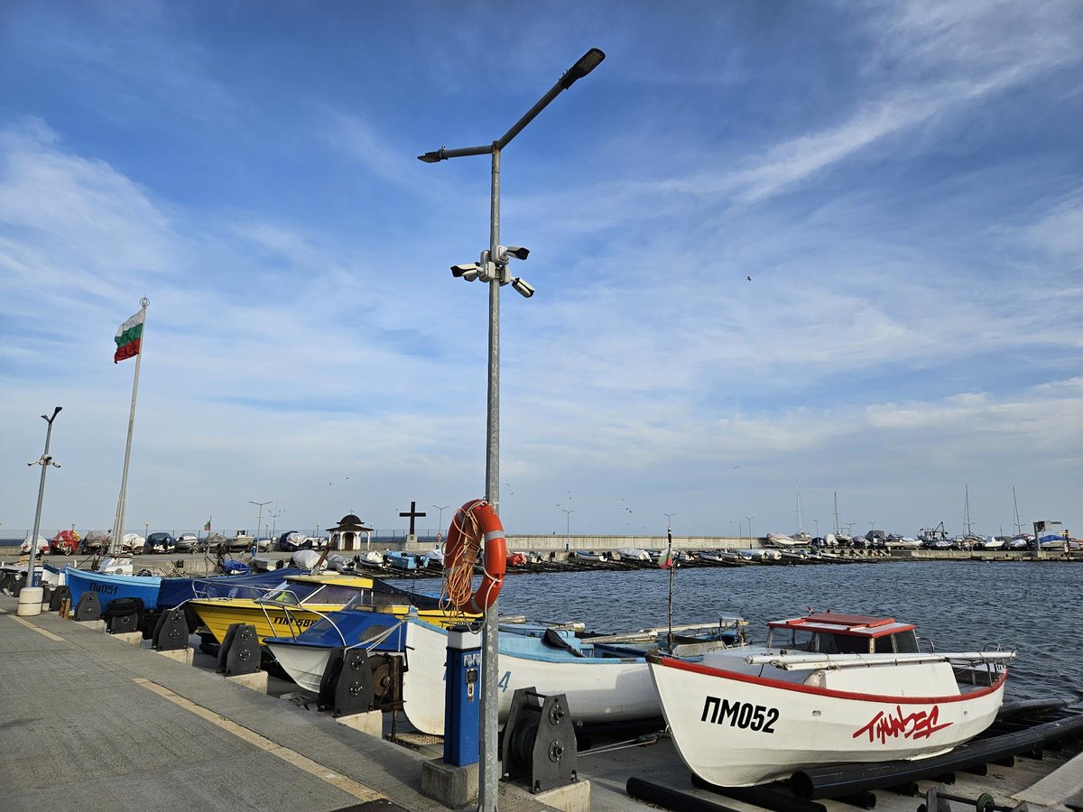 EU_MARE's tweet photo. Fruitful discussions at last week’s 🇪🇺#EMFAF Monitoring Committee meeting in 🇧🇬BG were followed by a visit of the Pomorie fishing port⚓️🌊🐟, modernised with #EMFF #CLLD support: https://t.co/T1ftmIiyuv