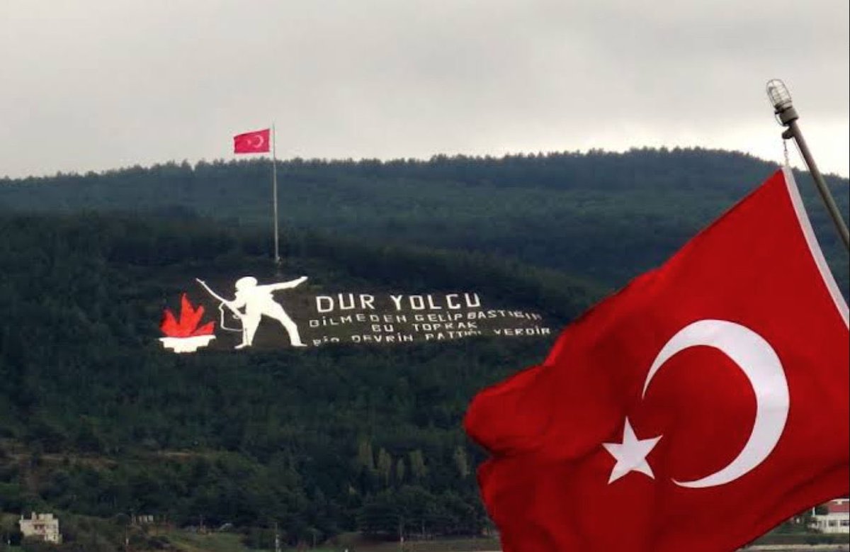 “Dur Yolcu! Bilmeden gelip bastığın bu toprak bir devrin battığı yerdir!” 🇹🇷

#18Mart #ÇanakkaleZaferi #yüzonungururu🇹🇷