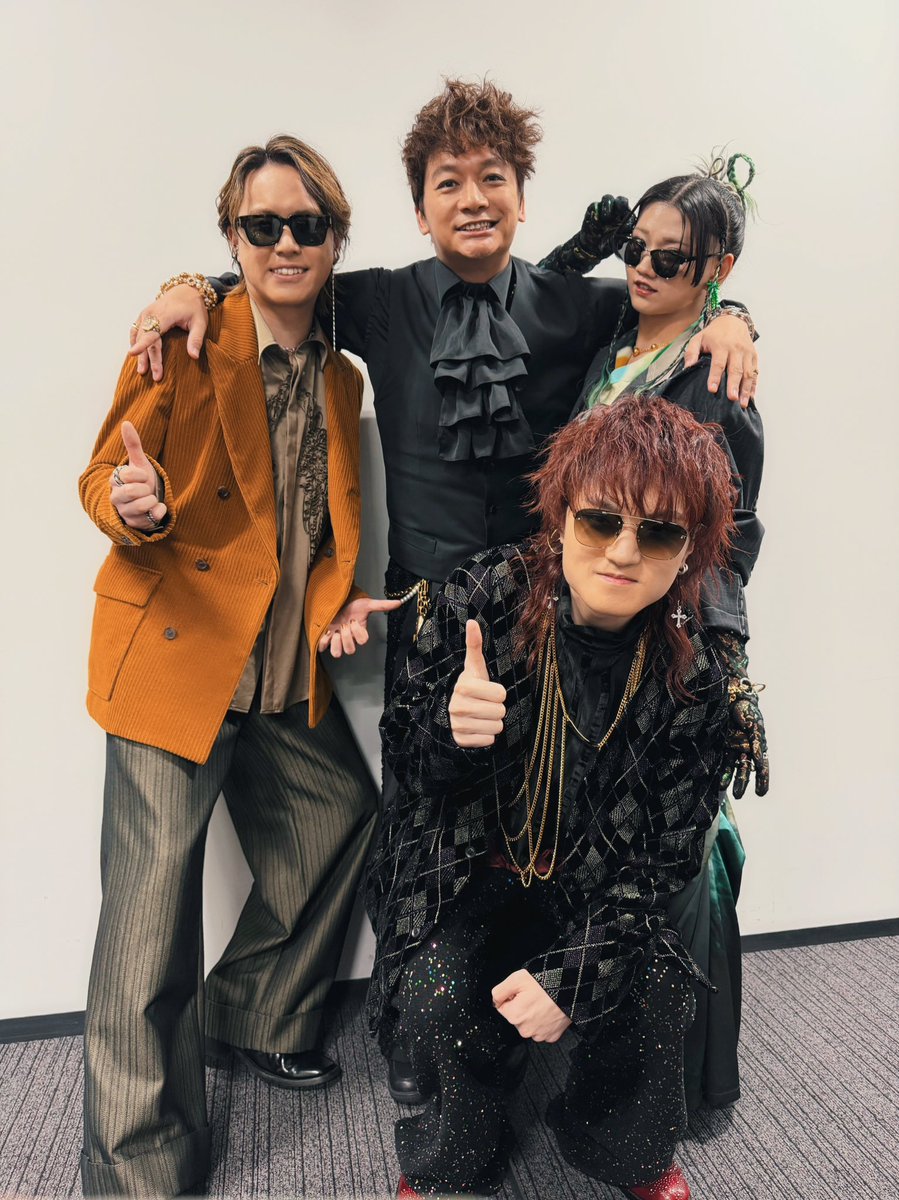 【みんな観て！！】

Circus FunkのMVが
公開されたぞーーーー‼️‼️‼️‼️

惑星型の船で
宇宙を旅するサーカス団の団員として
我々Chevonも出演しました

細部まで何回も観て聴いて！！！！

ほんでなんと撮影の日
慎吾さんが自ら選んでくれたサングラスを
3人にプレゼントしてくれました

🎪🤡🐐🐐🐐🎪