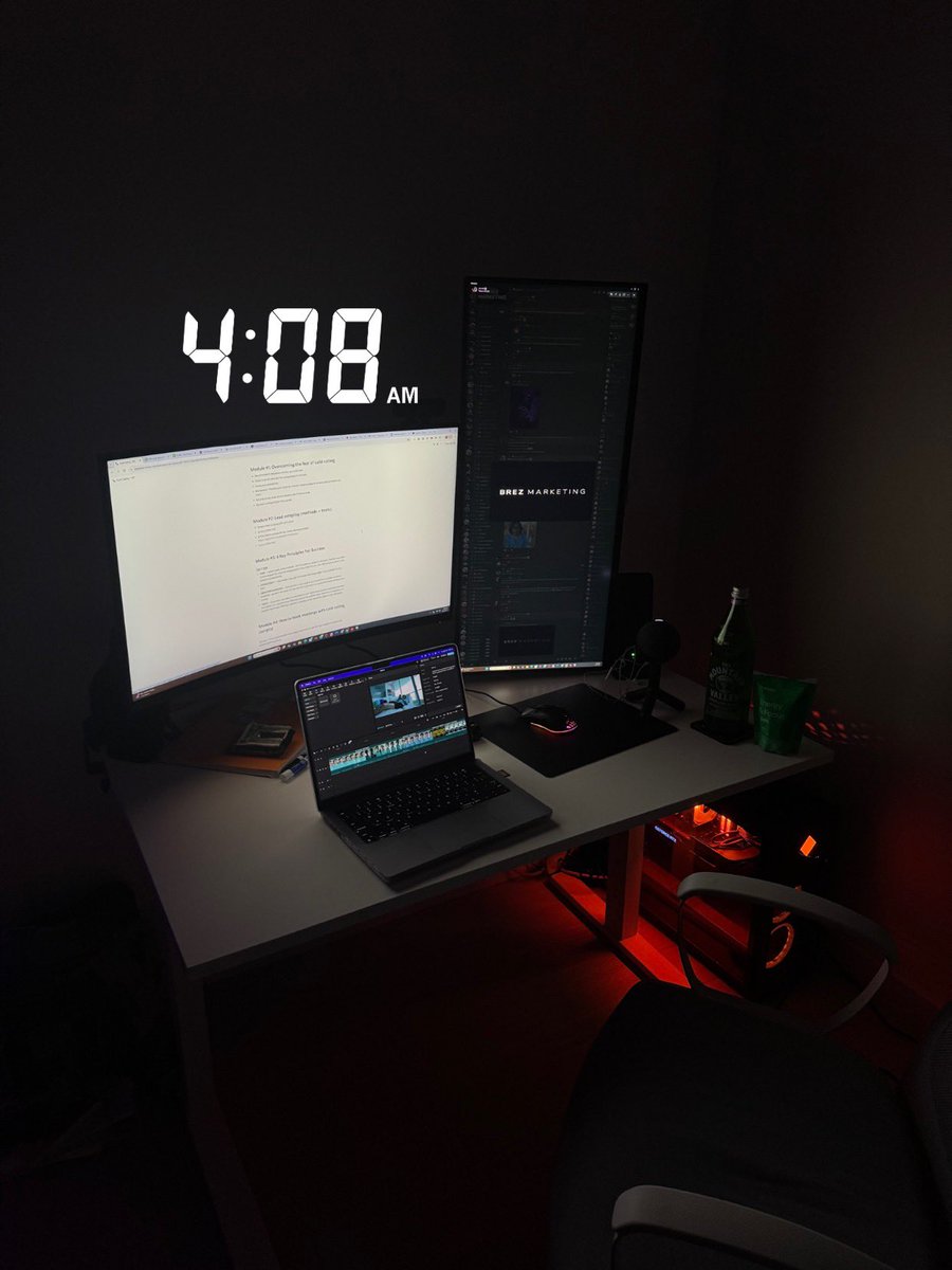 brezscales's tweet image. for some reason I can only ever edit my YouTube videos late at night

been editing since midnight