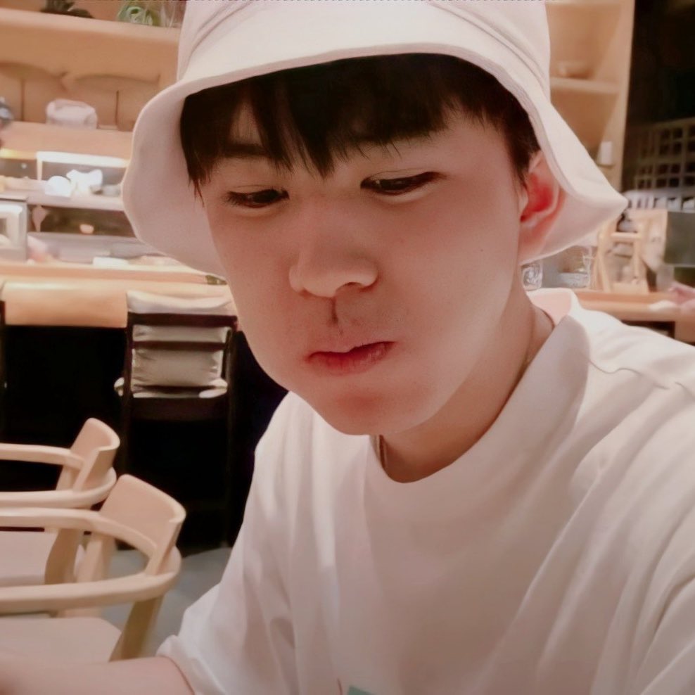 เยลลี่ที่บูมโดนแย่งกินในวันนั้น วันนี้เส้บจะตามมาแย่งกินเยลลี่ต่อมั้ยนะ 555555555555 😂

 #savesaisawat