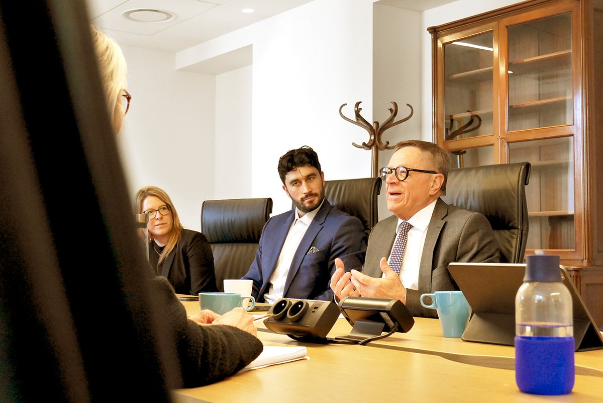 Quebec_FR's tweet photo. 🤝 Le délégué général du Québec à Paris, Henri-Paul Rousseau, a reçu le maire de Lévis, @g_lehouillier.
En savoir plus ⤵️
https://t.co/g2GrEwjeNN
--
#QuébecEnFrance I #FrQc https://t.co/7RMmty35I5