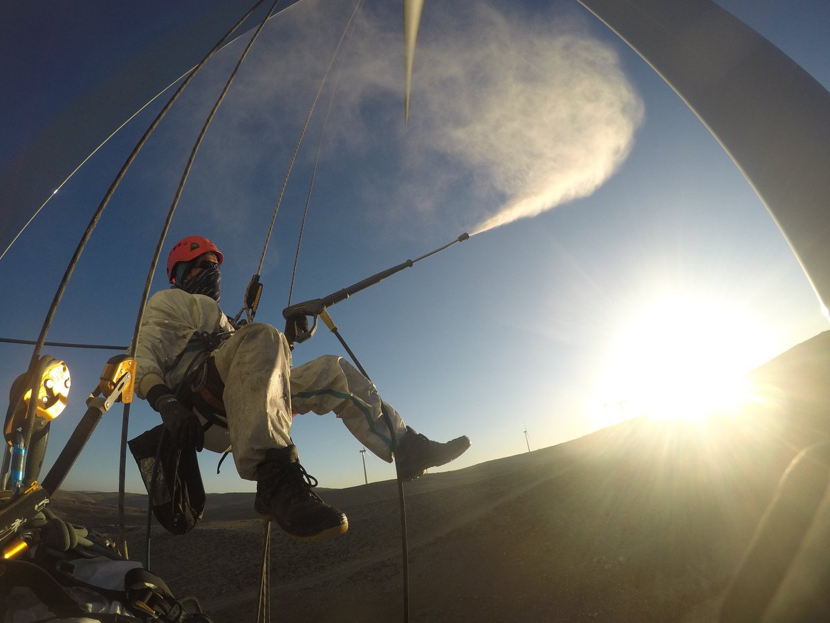 O an serinlemenin başka bir yolu yoktu. 😎💦

🔧 Proje: Türbin Kanat Temizliği
📍 Lokasyon: Vadi Musa, Ürdün
🌡 Sıcaklık: 48°C
#ropeaccess #workatheight #irata #engineeringsolutions