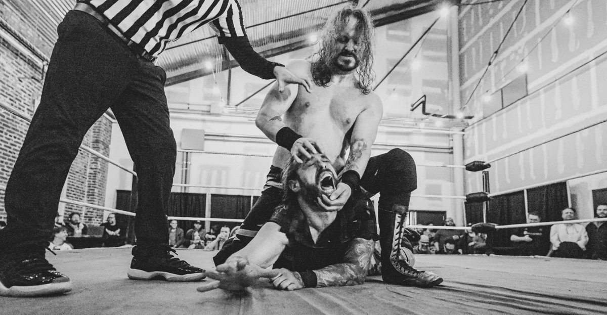 cdye56's tweet image. Some shots from @ProAbsolute Brawl at the Hall.