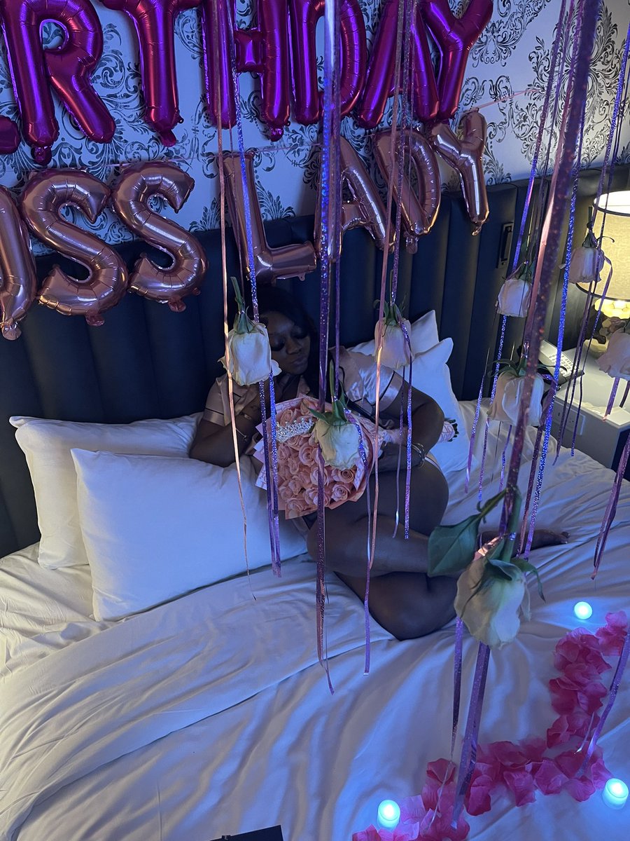 __Adrianaaaaa's tweet image. I don’t care who don’t show up for my birthday I know my man will 😍 from the pound to the town #freedareal 🫶🏾