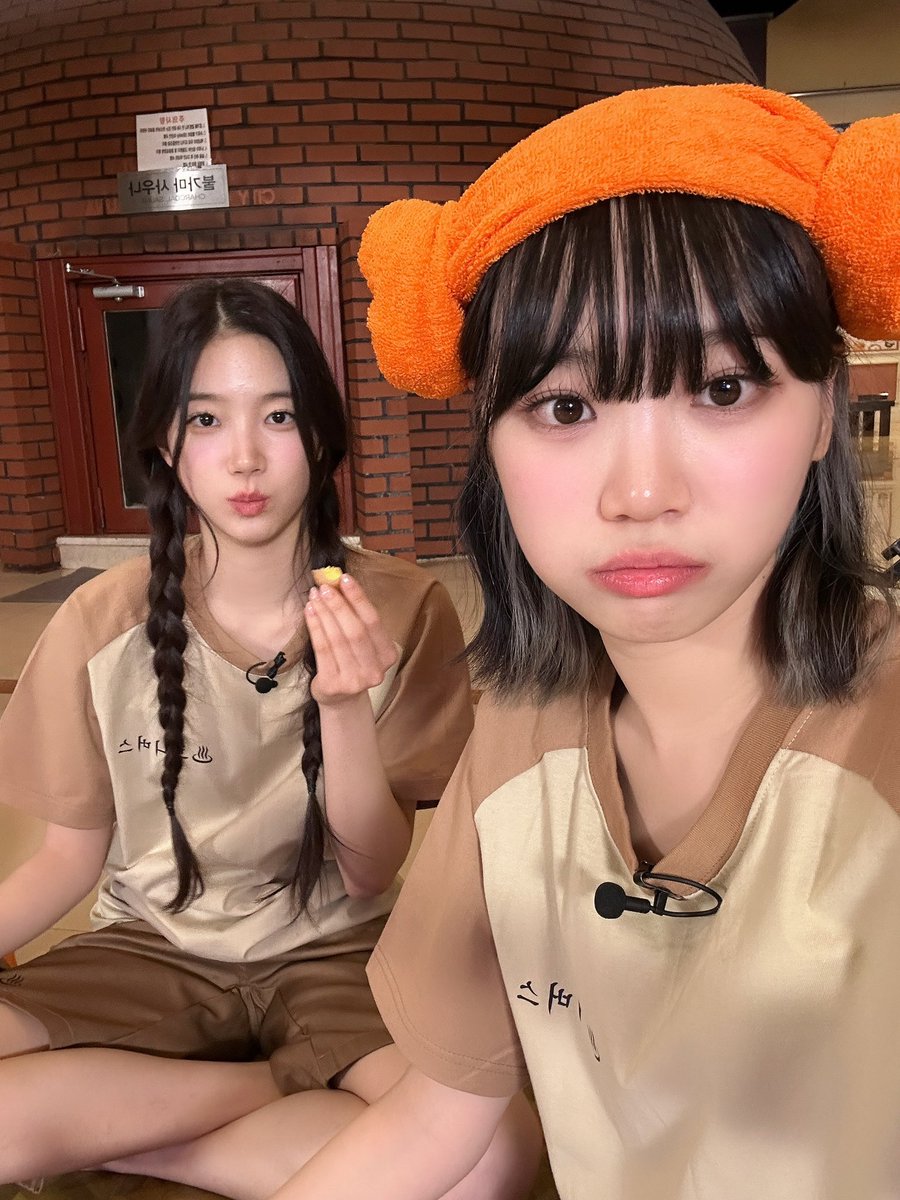 foreversummerz's tweet photo. updated version of these soon? 🧡 https://t.co/5mEC4dU43C
