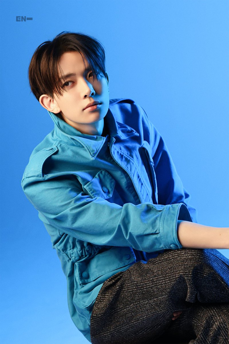 THV_GI_'s tweet photo. @Prada LEE HEESEUNG 🩵
#PRADABOY https://t.co/tuBFoCVT0N
