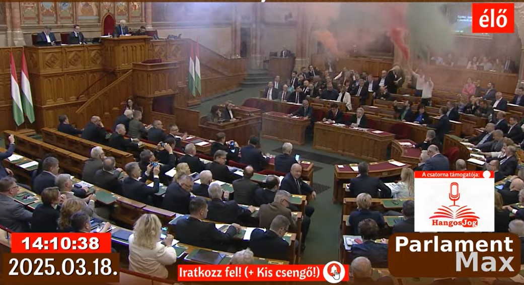‼️JUST IN: #Hungary's ruling party Fidesz-KDNP voted yes to ban the Pride march and impose fines on organisers and people attending the event .   

Opposition party Momentum burnt smoke candles in Parliament to protest the measures.