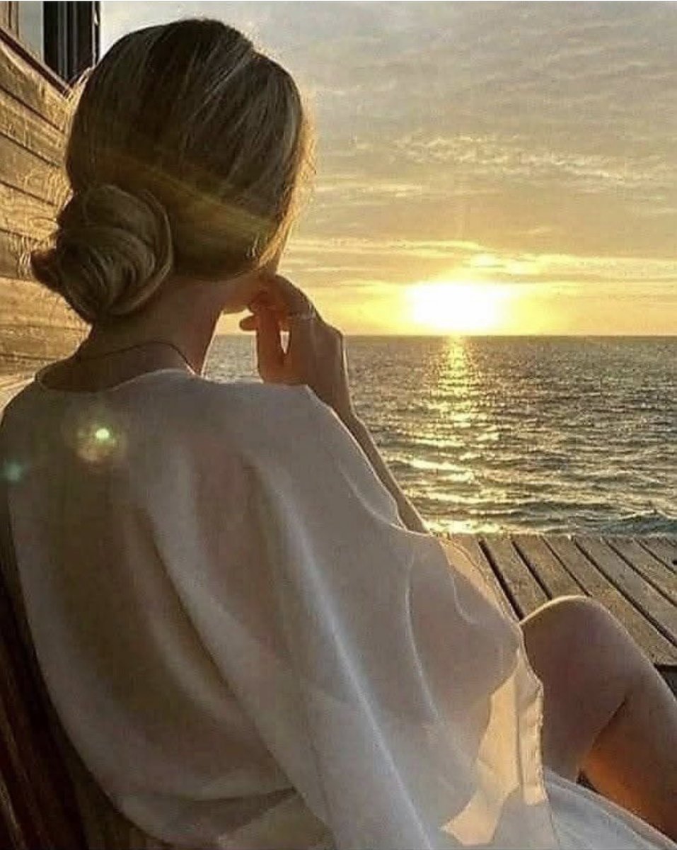 İnsan   silemez   bazen  insanları….
“İzler  kalır  İZLER  kalırsın..”