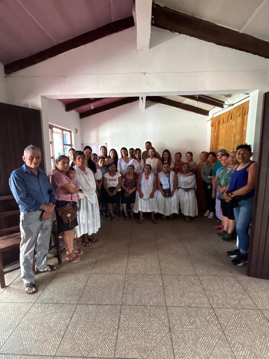 ccme_puebla's tweet photo. Exitoso recorrido por #Cuetzalan para la creación de nuestra primera delegación del Coordinador de Mujeres Empresarias capítulo Puebla. Sumamos a más #productoras, #artesanas y
#empresarias https://t.co/RjJfOscHgi